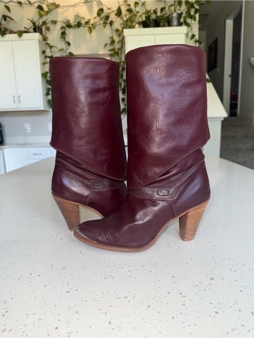 Rare Vintage Dingo Women's Knee-High Genuine Leather Heeled Boots in Burgundy - Picture 7 of 8